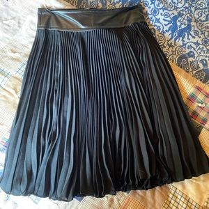 Black Diane von Furstenberg Sz 8 leather skirt